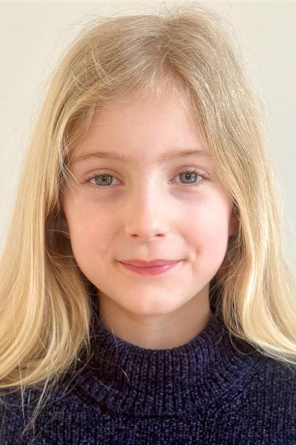 Cassandre Louis Urbain backdrop