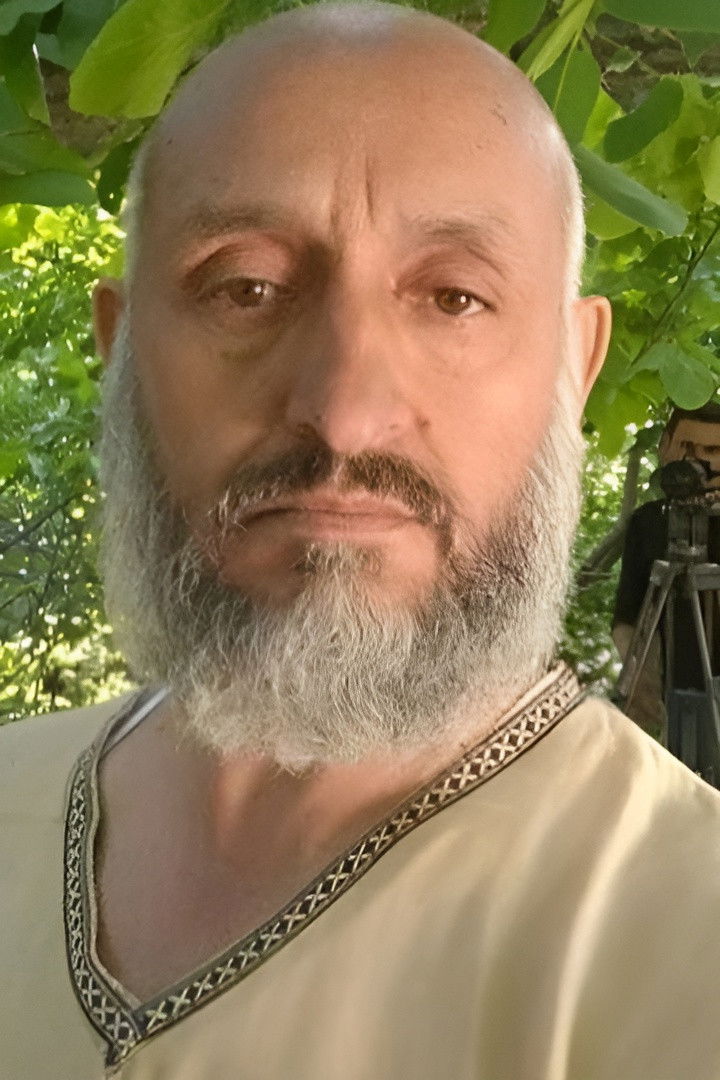 Egamberdi Rakhimov backdrop