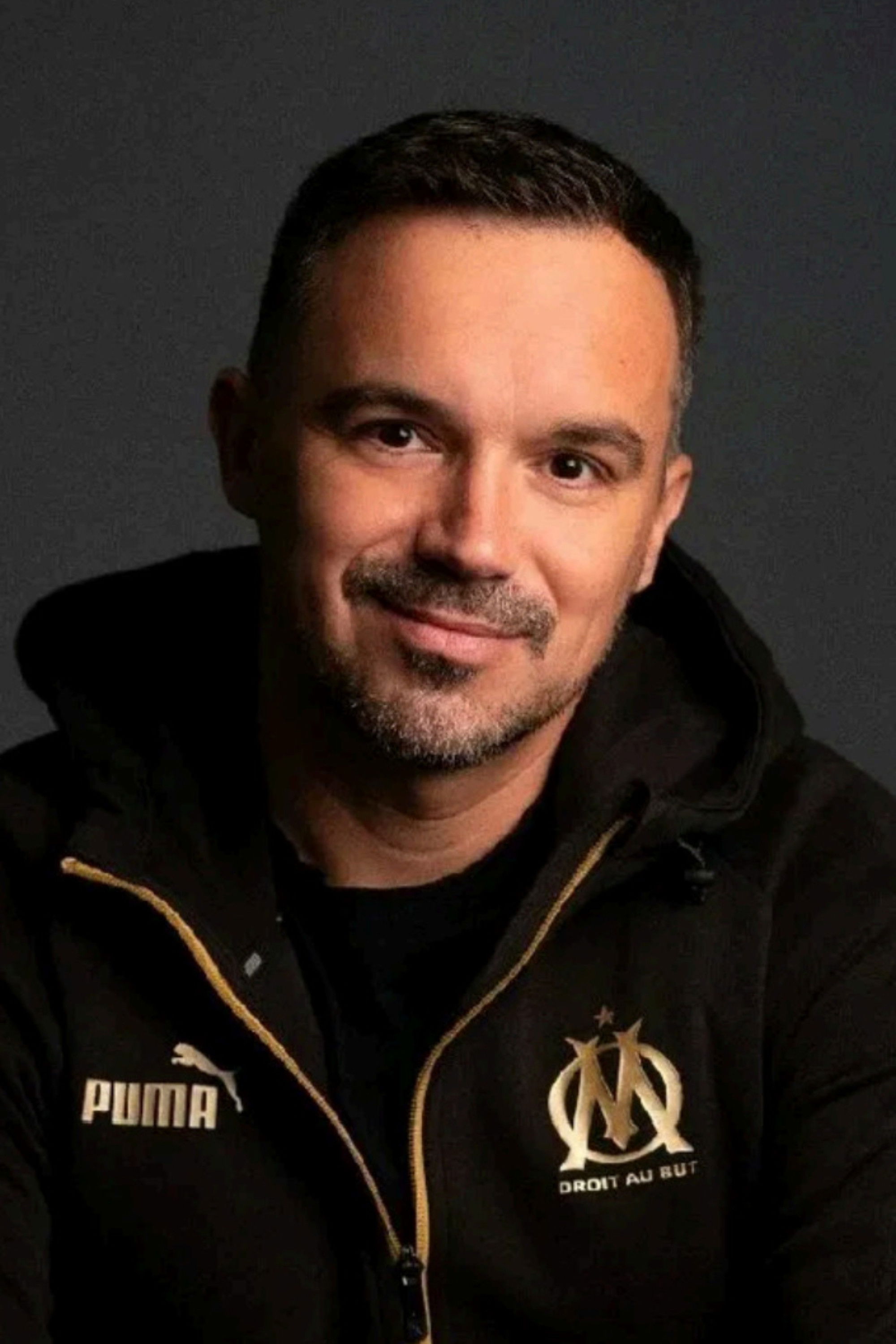 Sébastien Iglesias backdrop