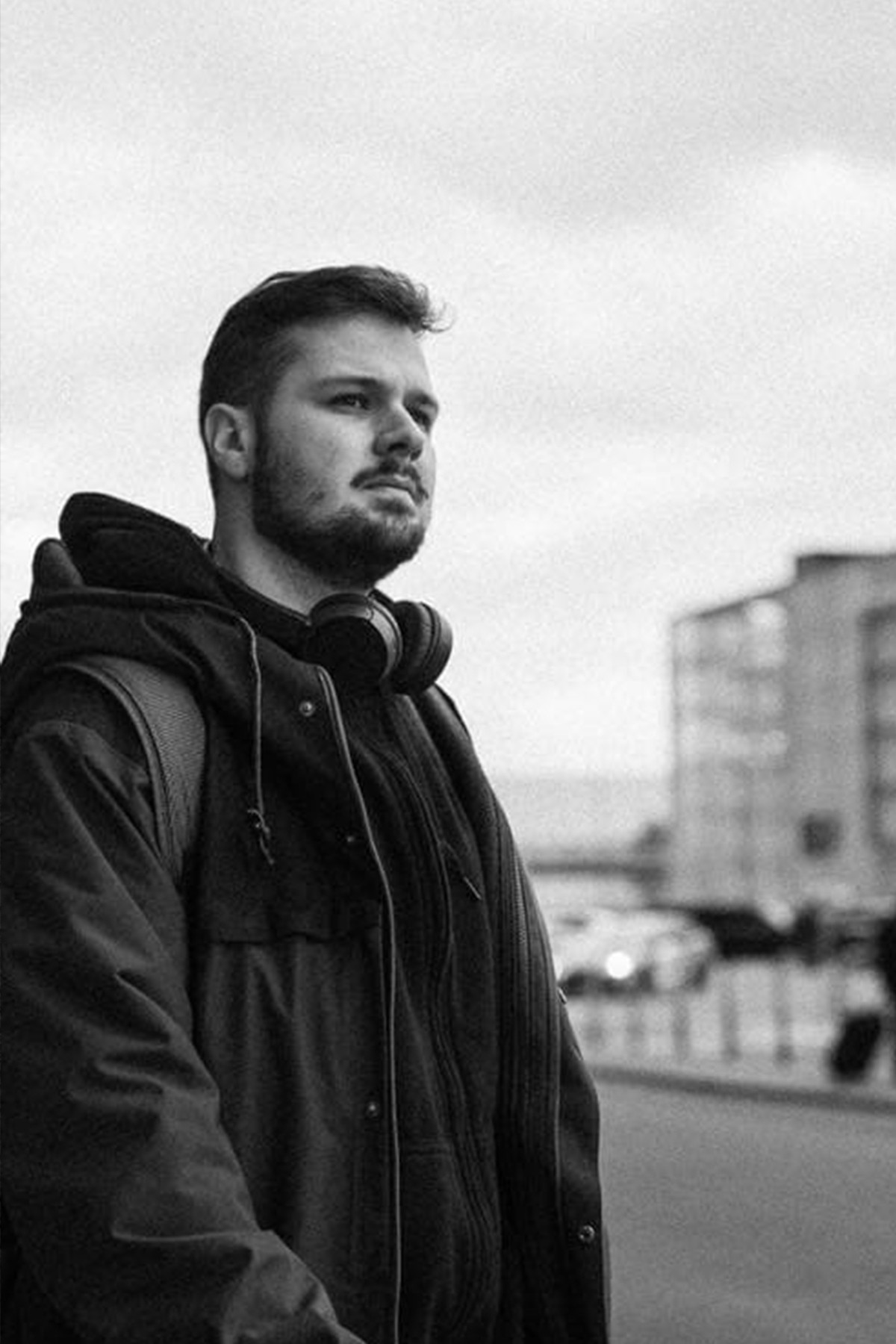 Kristian Iliev backdrop