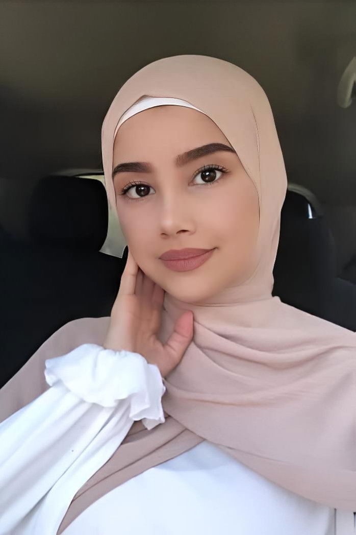 Ziyoda Xudoyqulova backdrop