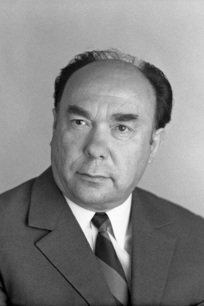 Aleksandr Yakovlev backdrop