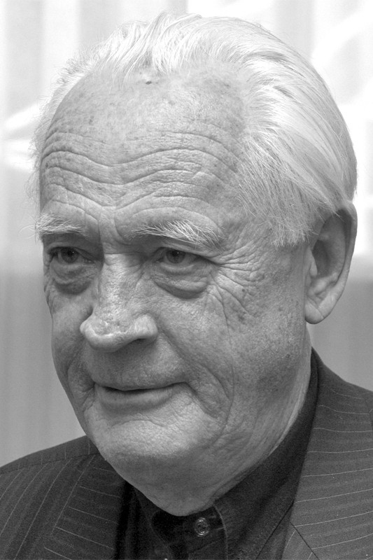 Yuriy Ryzhov backdrop