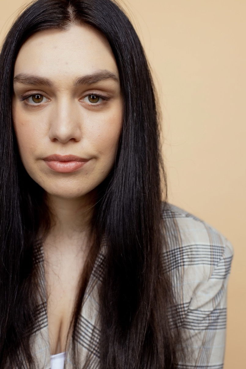 Nina Madzirov backdrop