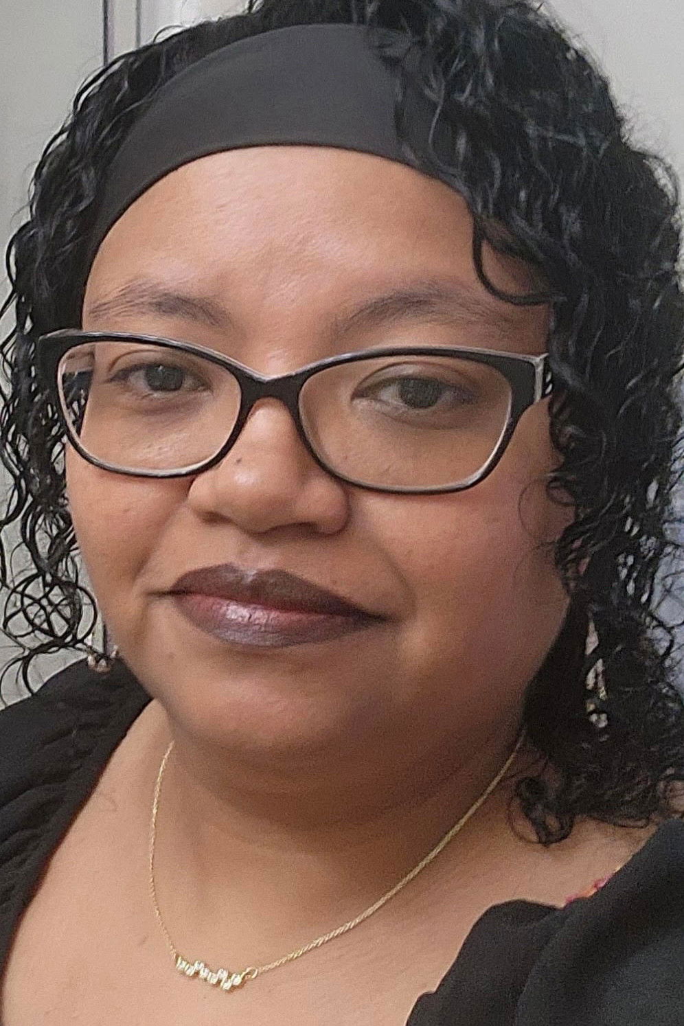 Kimberly Bouarouar backdrop