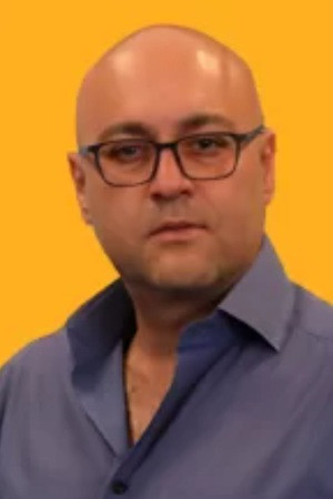 Kamal Moghadam backdrop