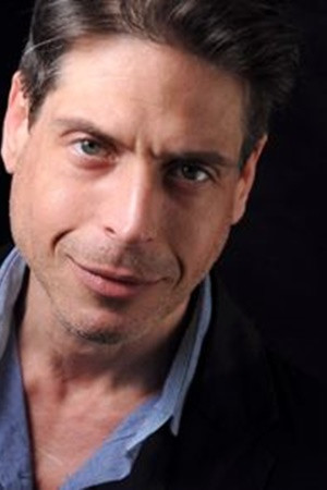 Rubens Caribé backdrop