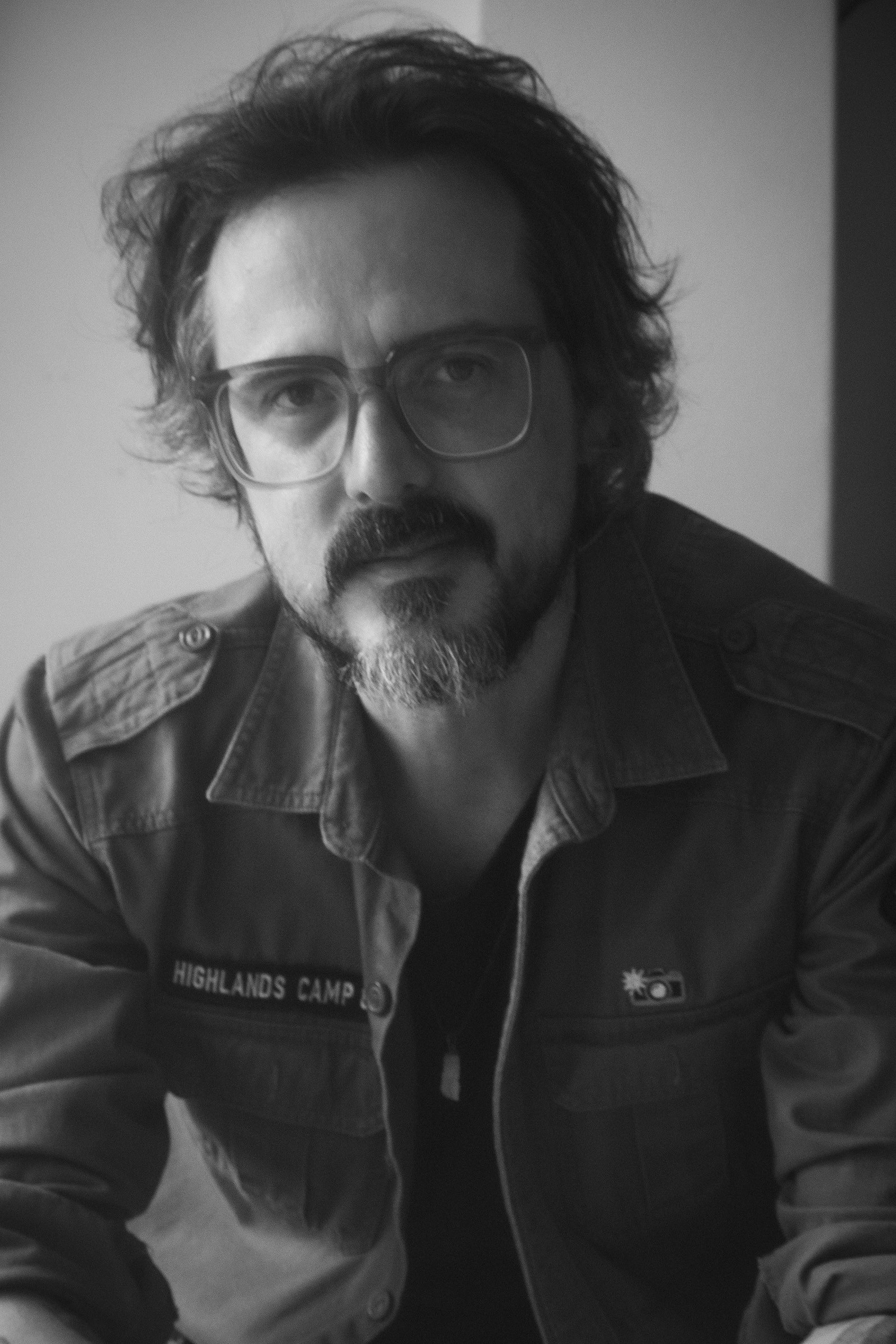 Raphael Dias backdrop