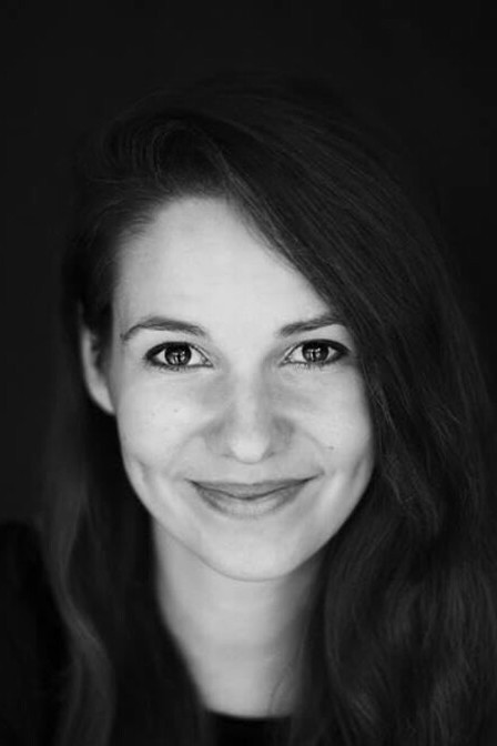 Laura Kazbaraitė backdrop