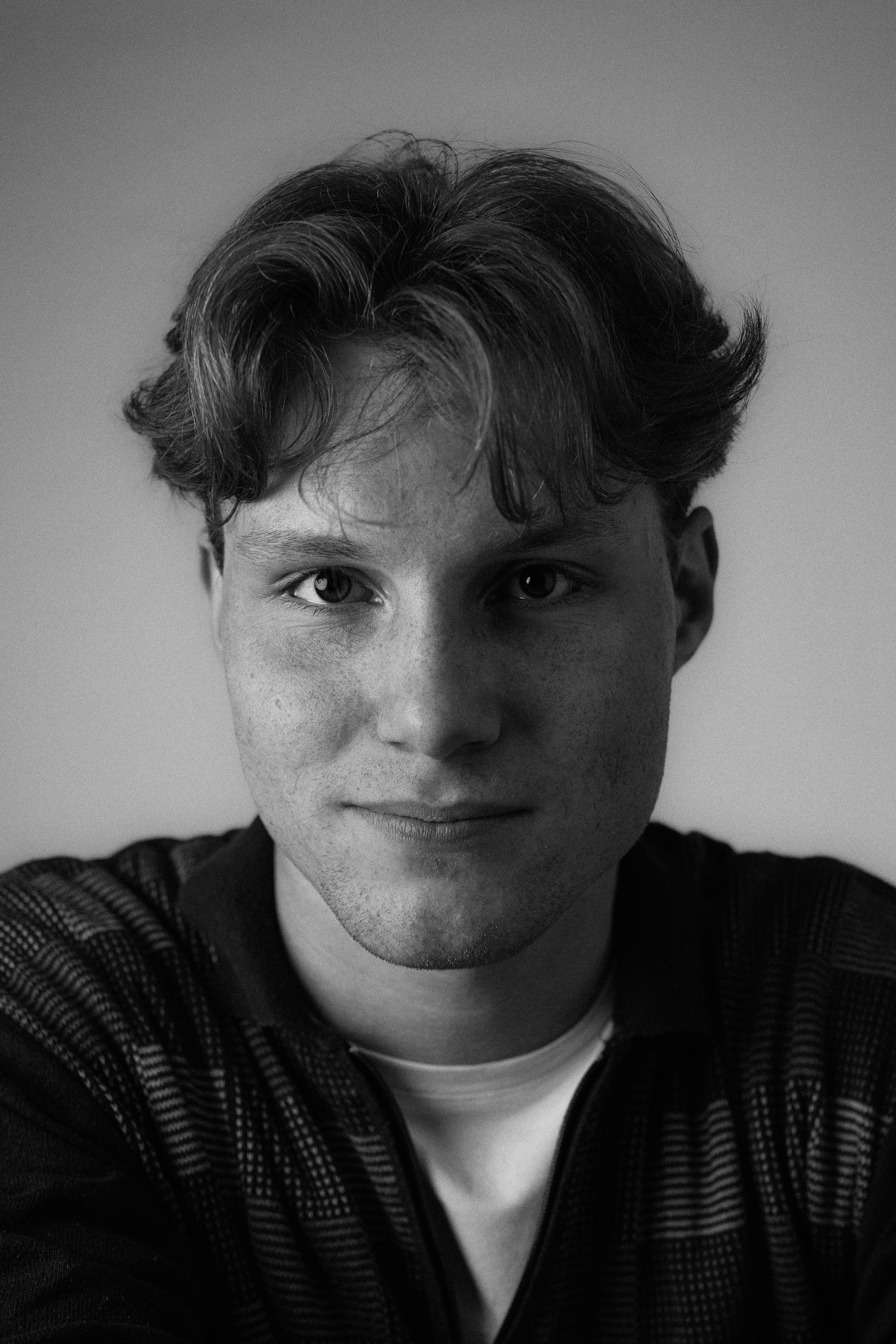 Jonas Gruber backdrop