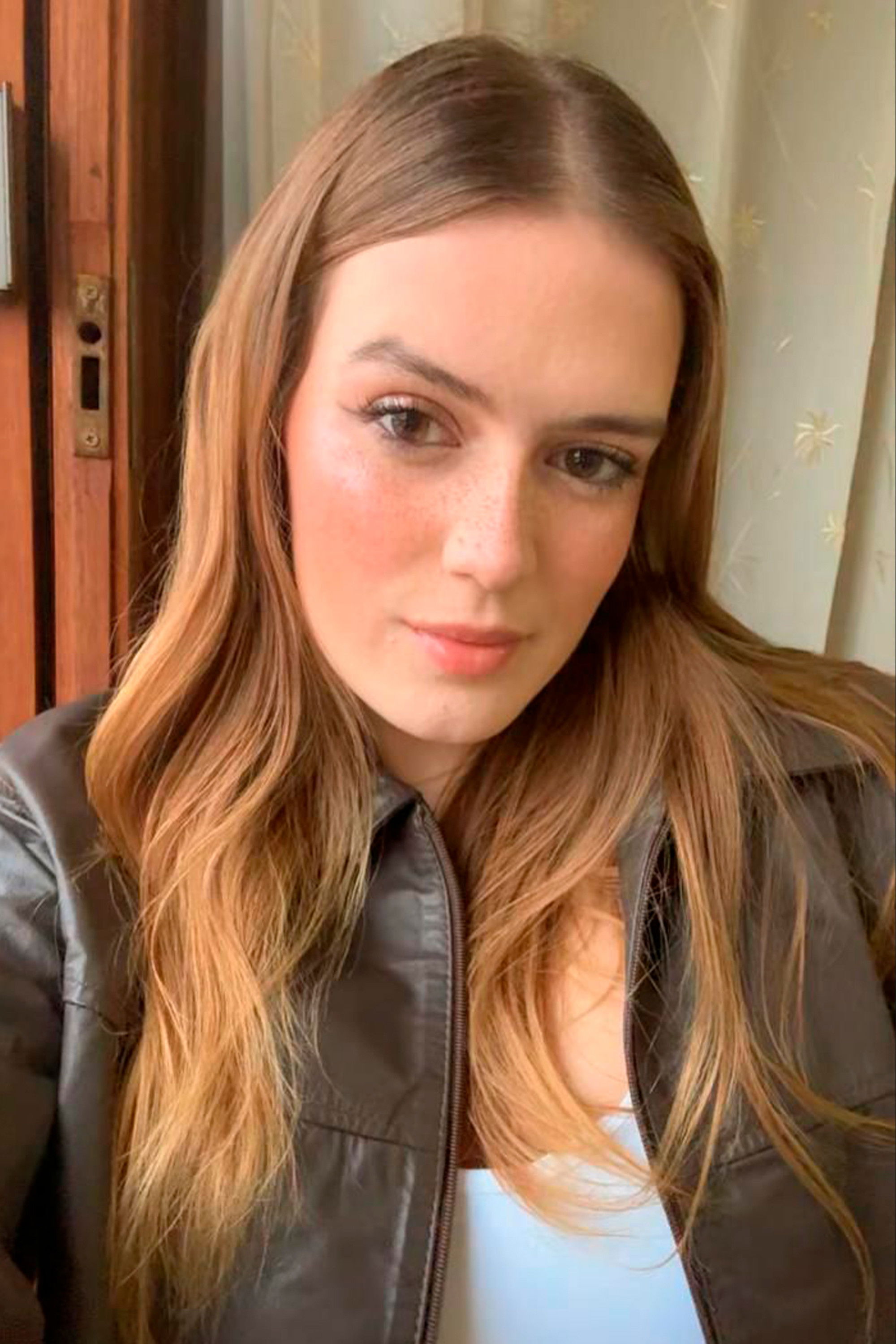 Nicolle Carvalho Chagas backdrop