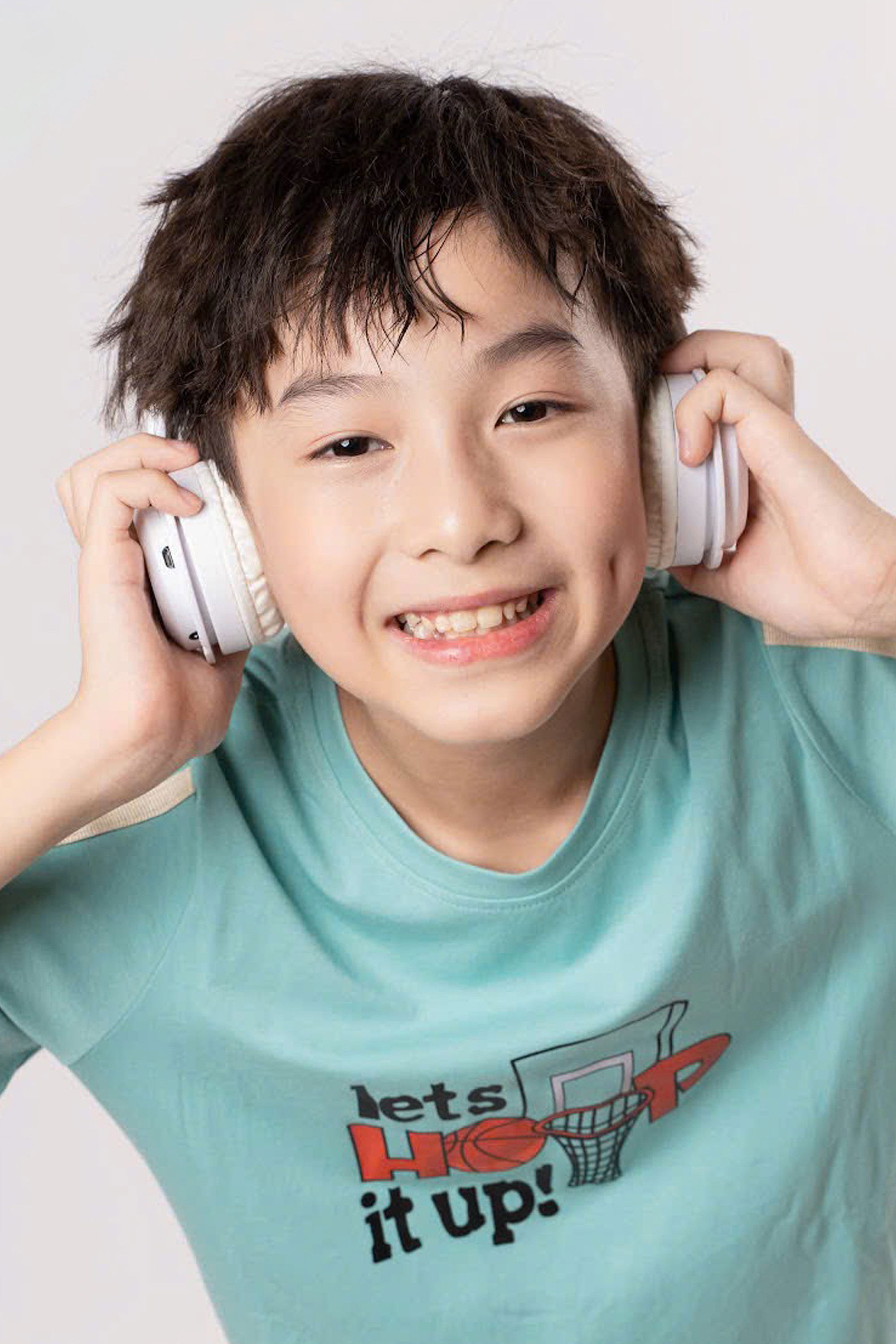 Quang Minh Nguyễn backdrop