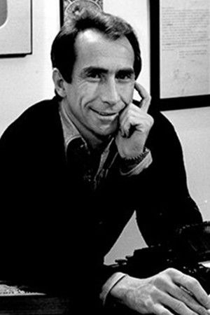 Daniel Más backdrop