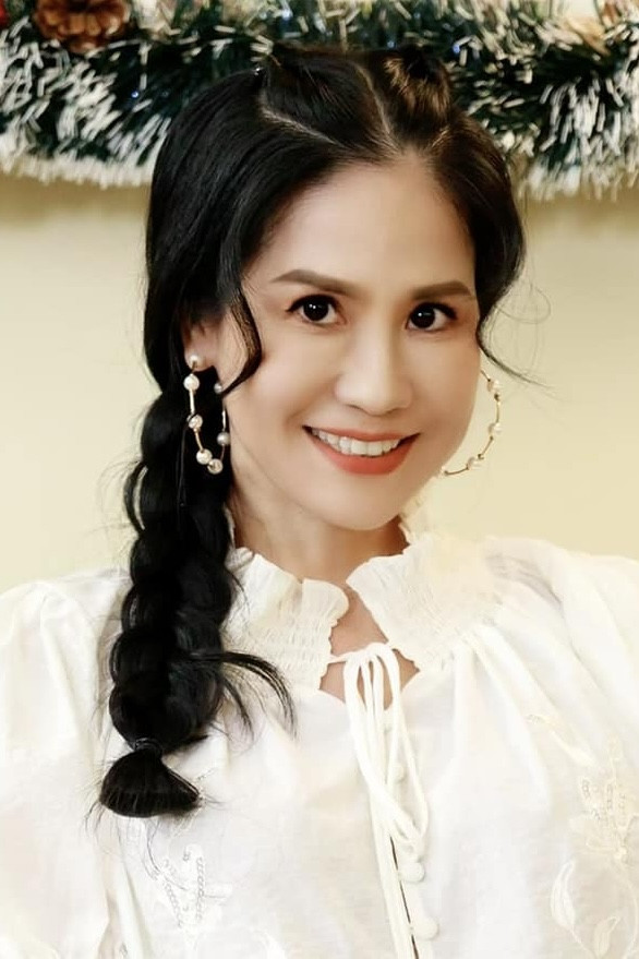 Đào Vân Anh backdrop