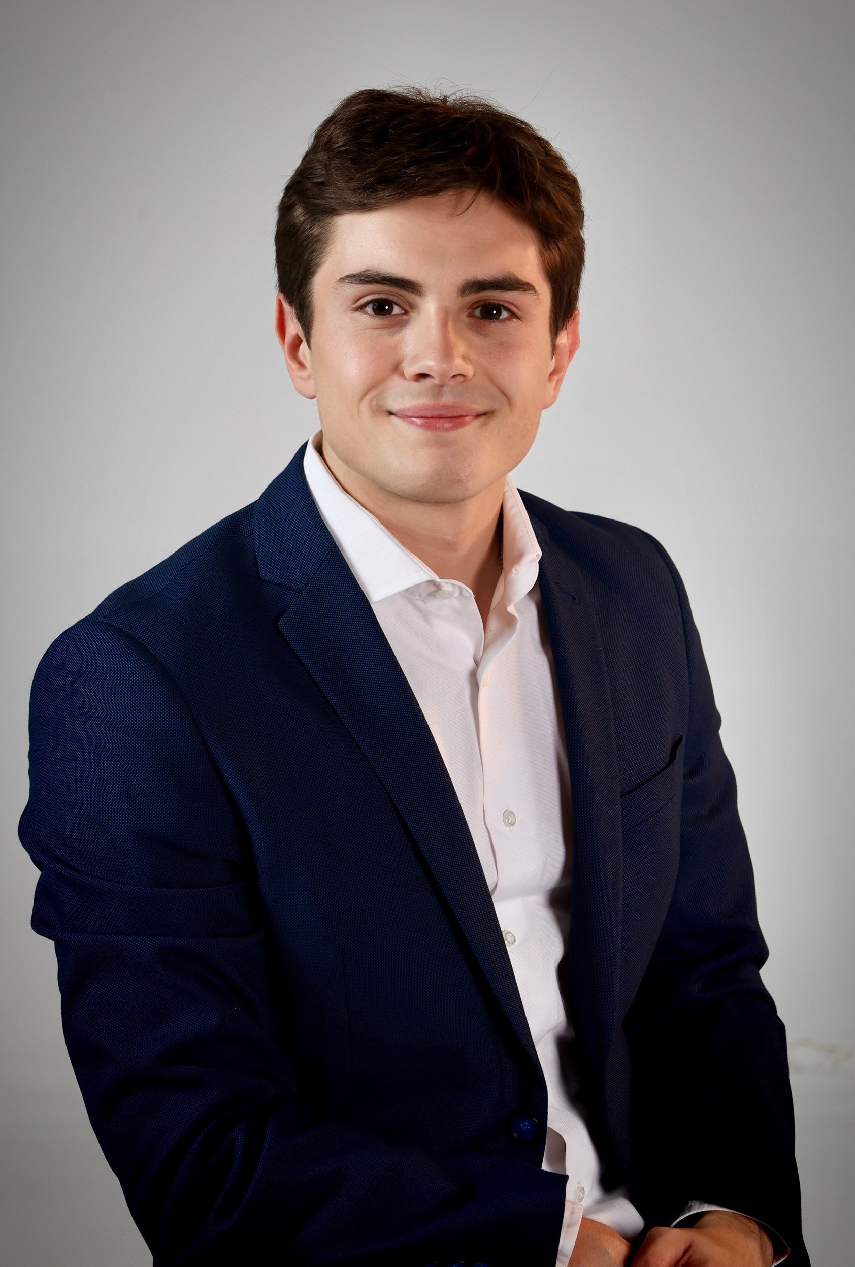 Gonzalo Escrig Molina backdrop