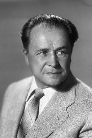 Aleksandr Lukyanov backdrop