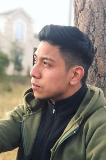 Frank Calderón backdrop