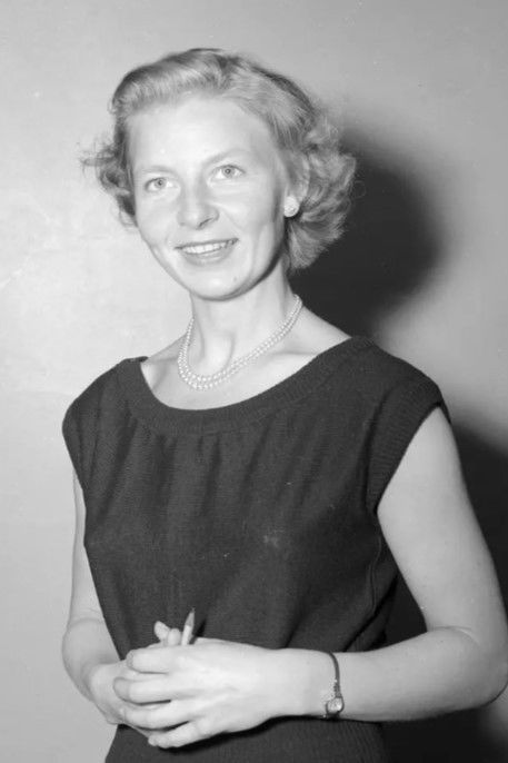 Sonni Holtedahl Andersgaard backdrop