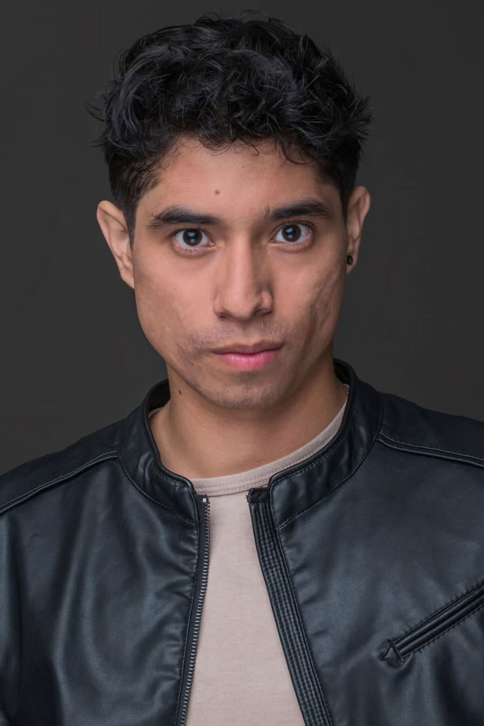 Luis Miguel Yovera backdrop