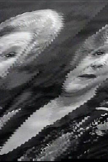 Laura Carli backdrop