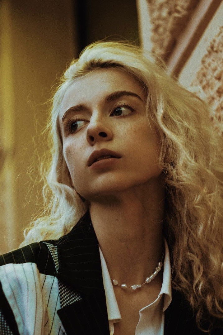 Stacy Orlova backdrop