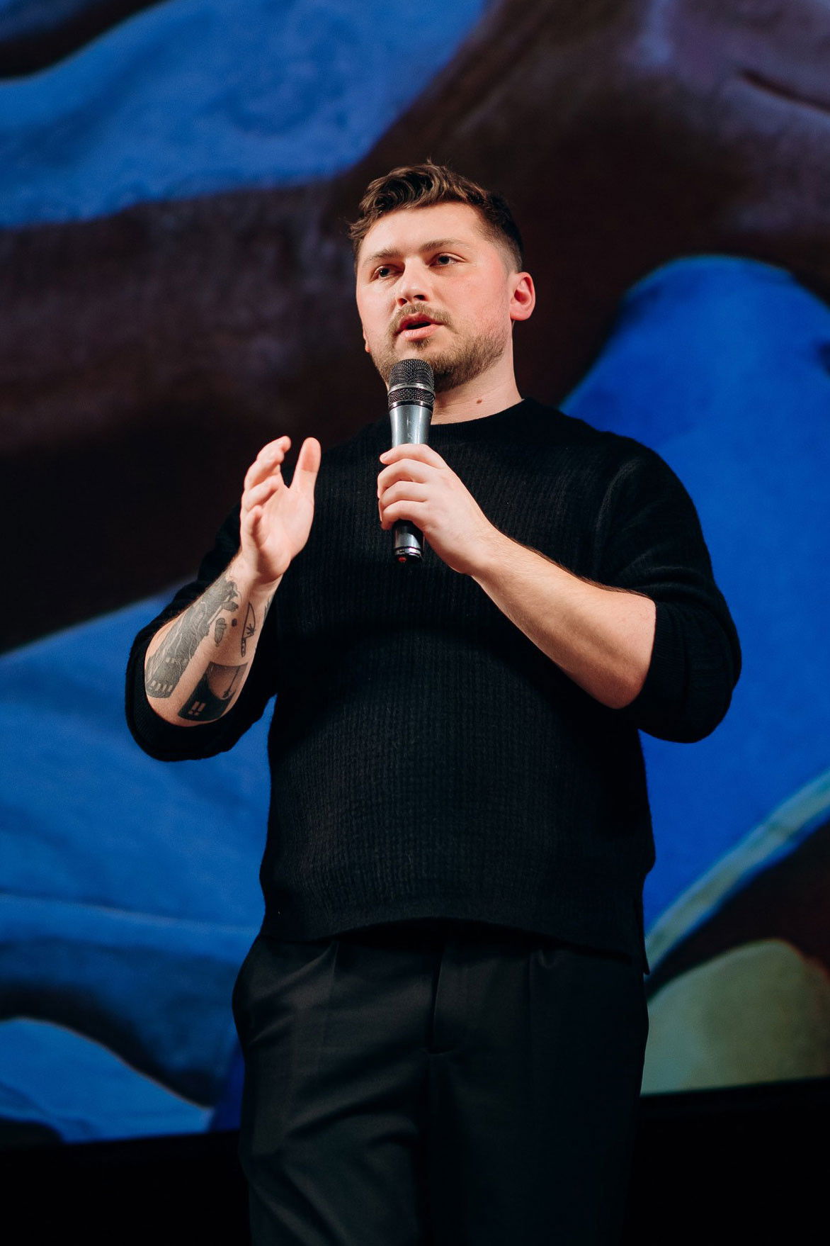 Yurii Povoroznyk backdrop