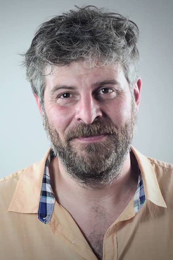 Raúl Cimas backdrop