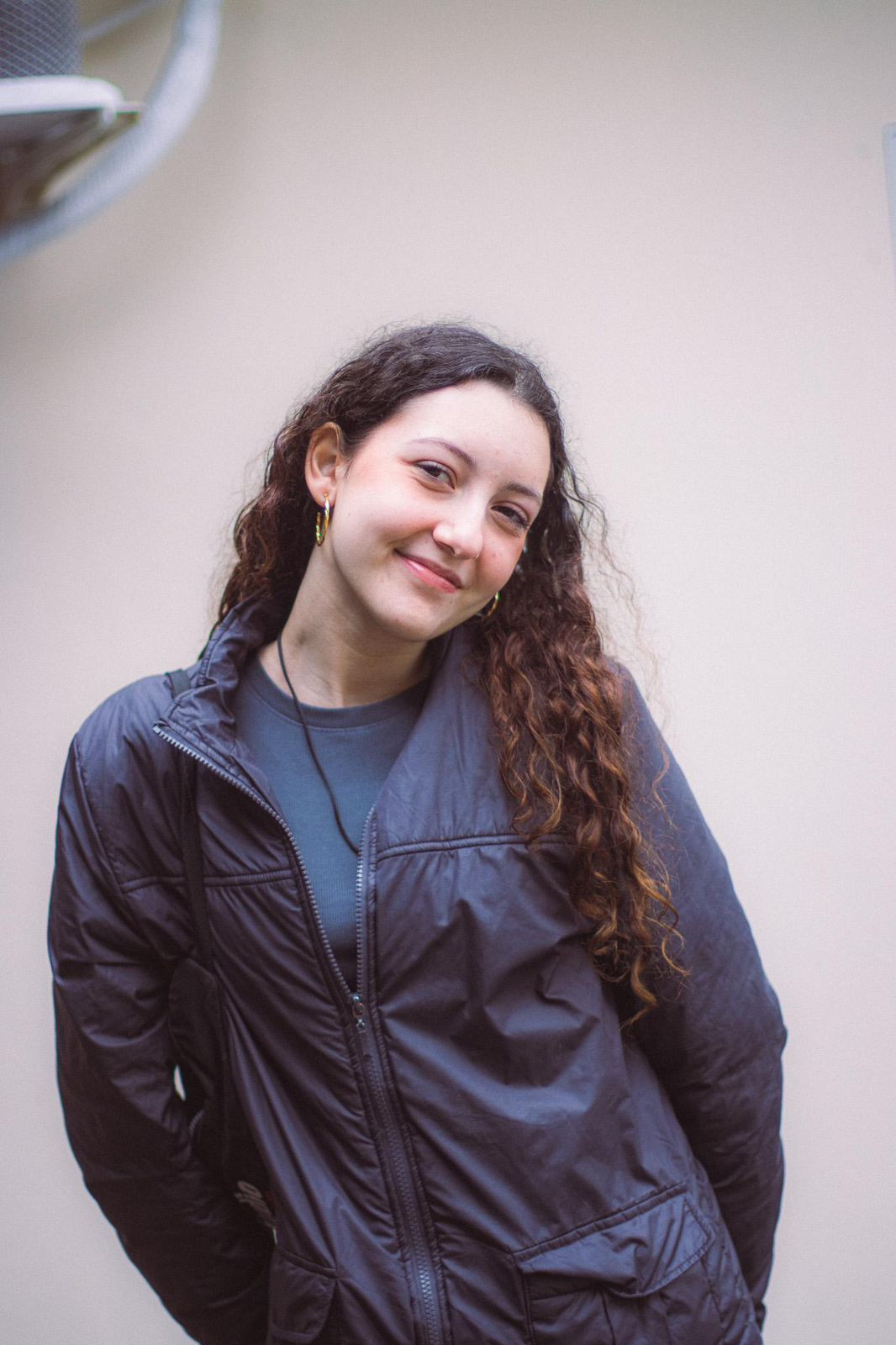 Laura Almeida Cavichioli backdrop