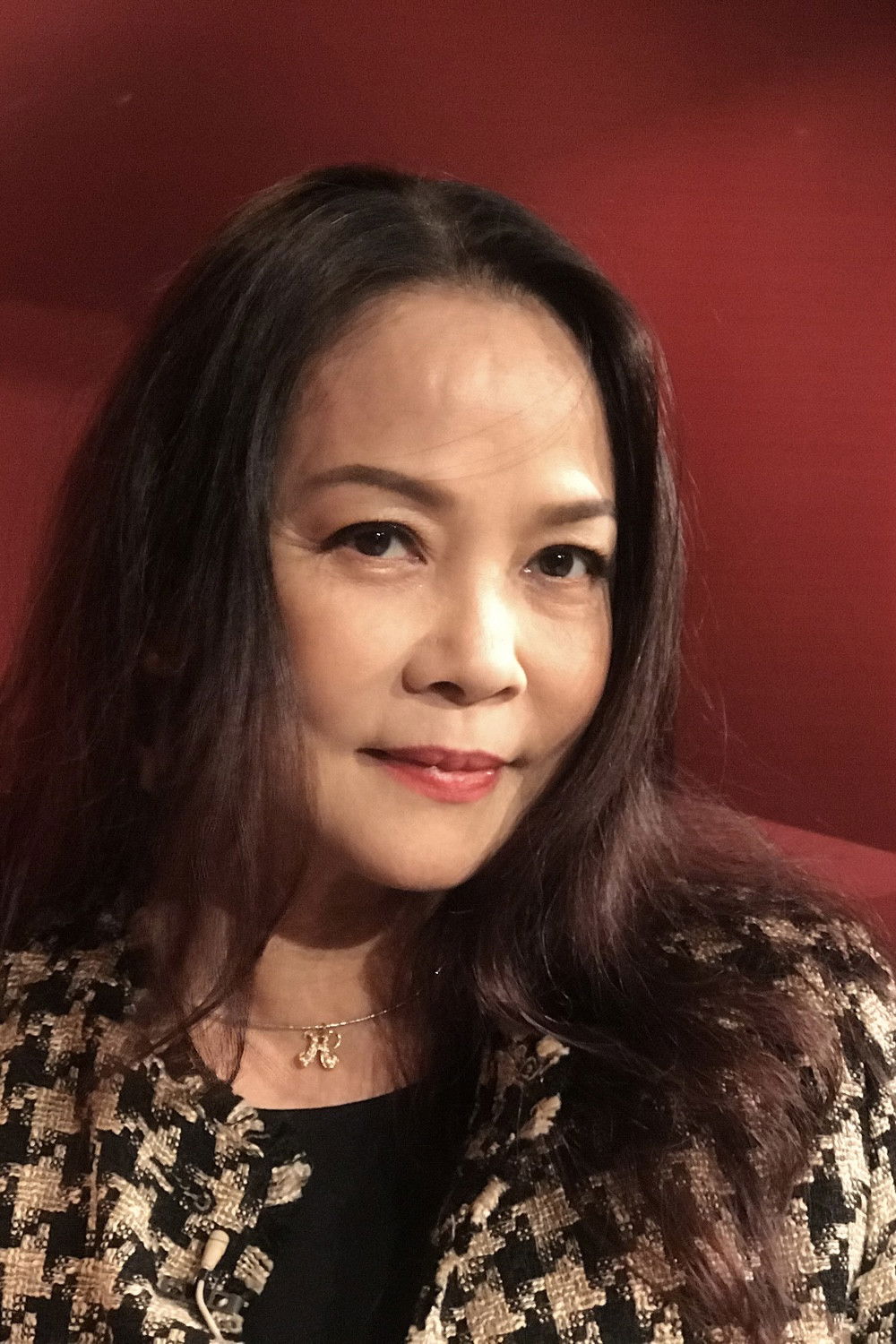 Hồng Hạnh backdrop