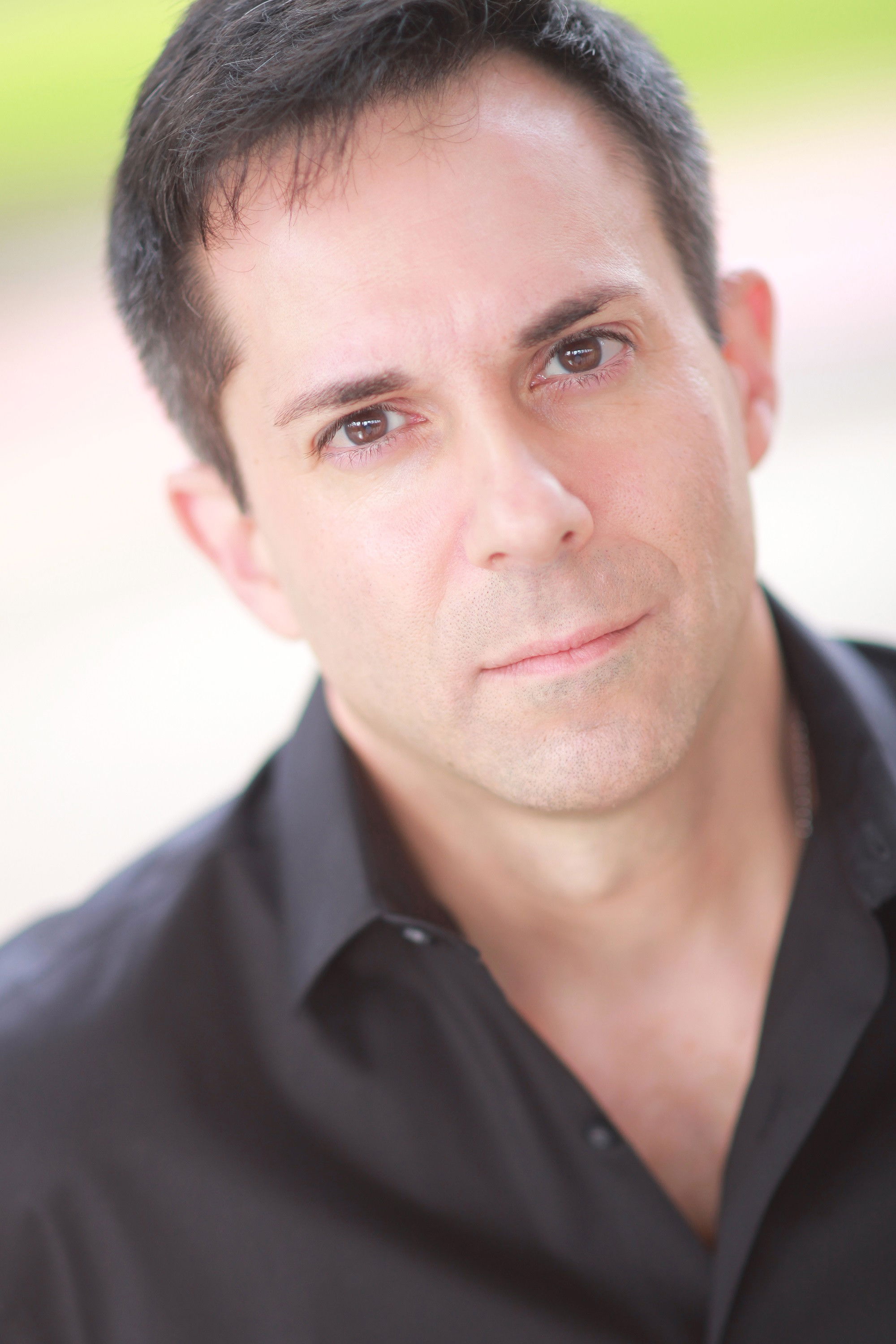 Leon Contavesprie backdrop