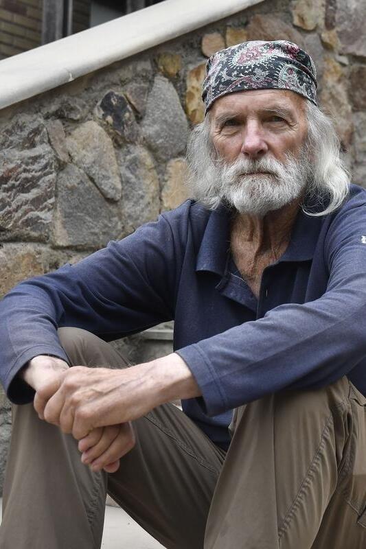 Mikail Uadlëj backdrop