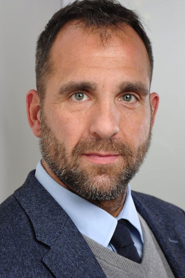 Christian Beuter backdrop