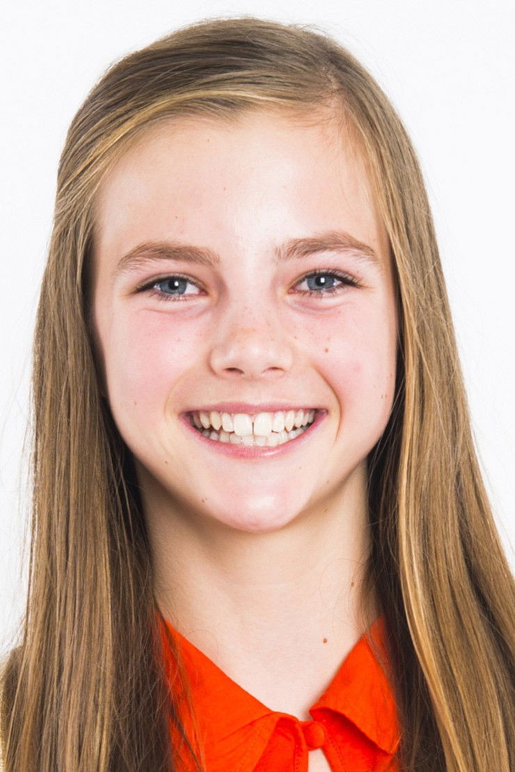 Emma Van Abbenyen backdrop