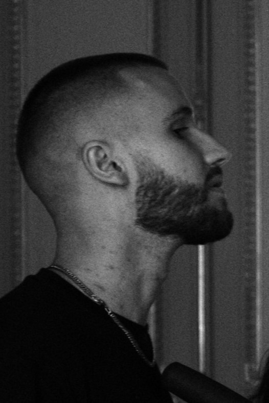 Mathis Davier backdrop