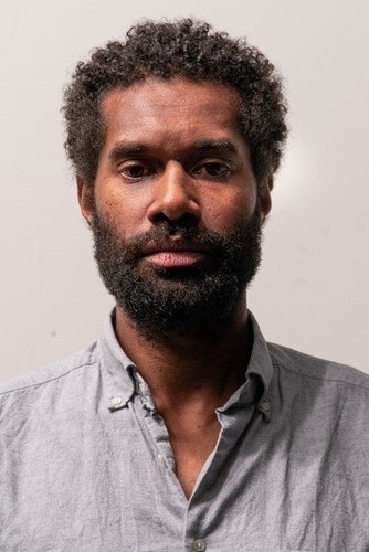 Iabe Lapacas backdrop