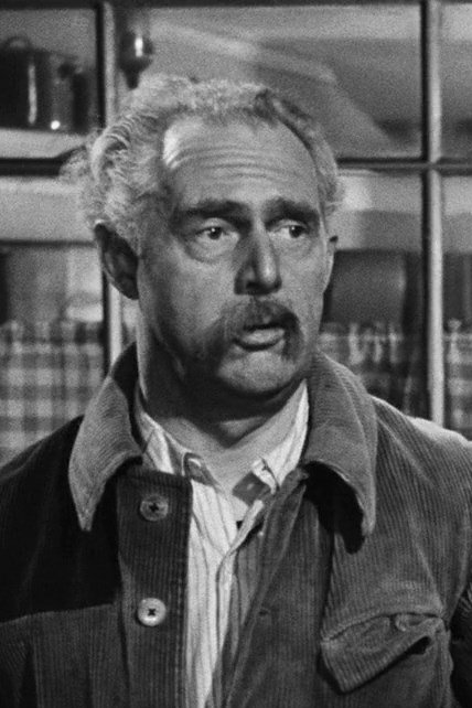 Camille Guérini backdrop