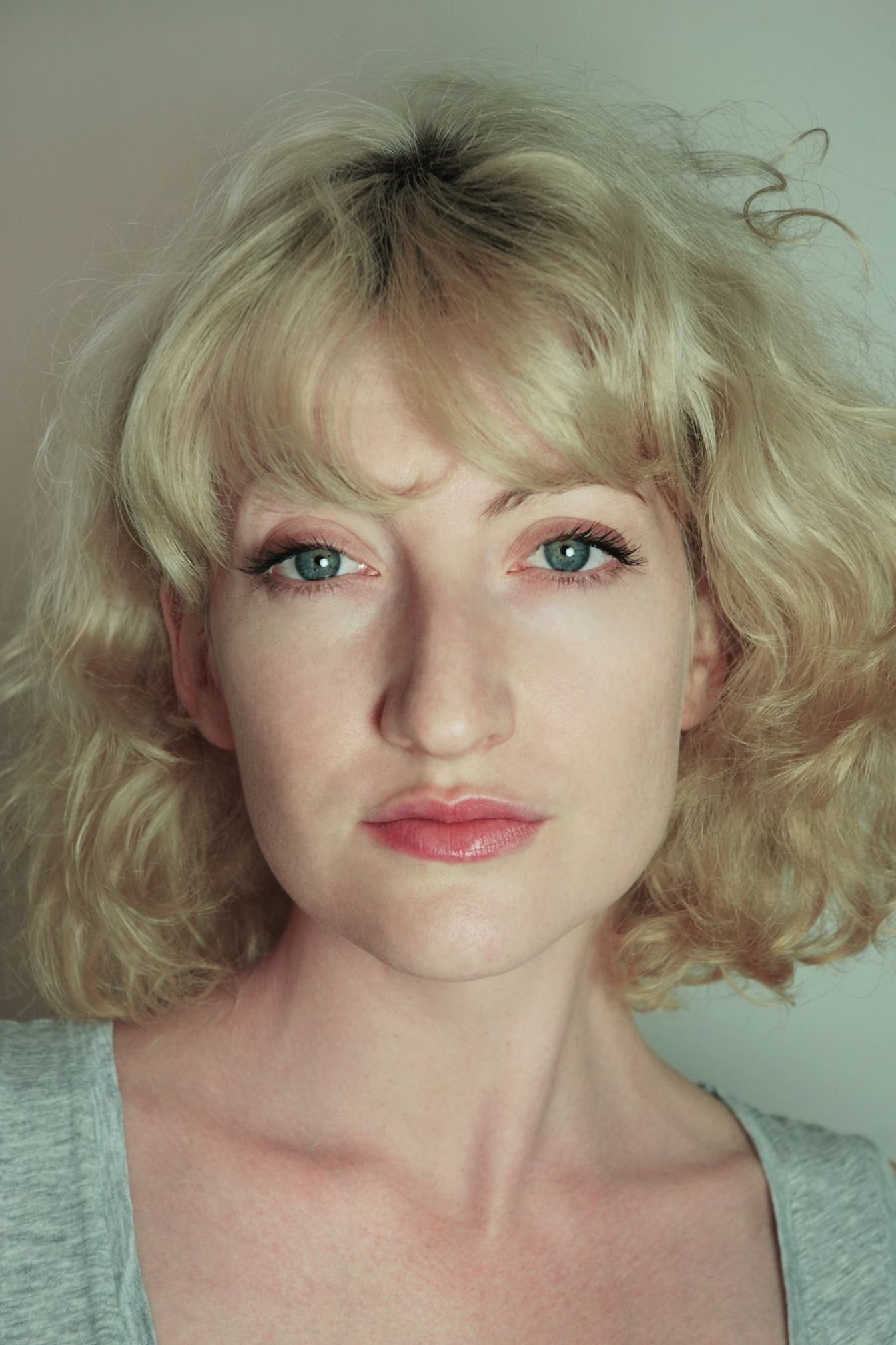 Alice Barnole backdrop