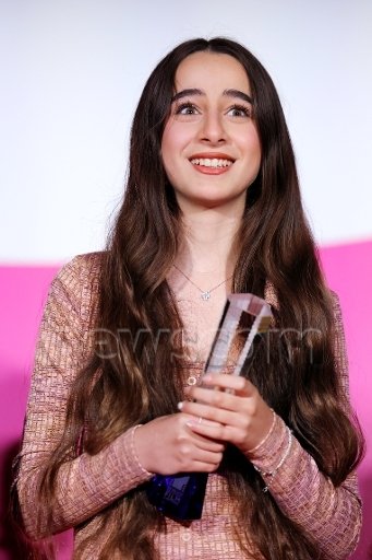 Wardi Eilabouni backdrop