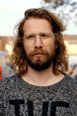 Risto Kübar backdrop