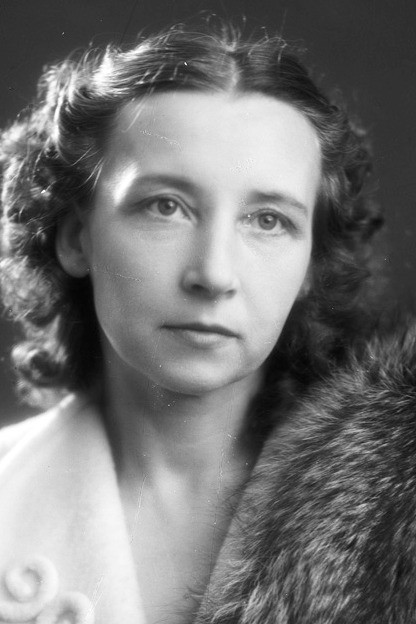 Linda Tubin backdrop