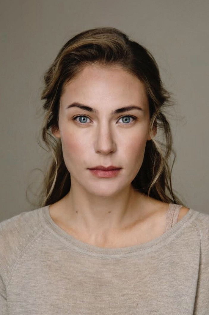 Julia Melnikova backdrop