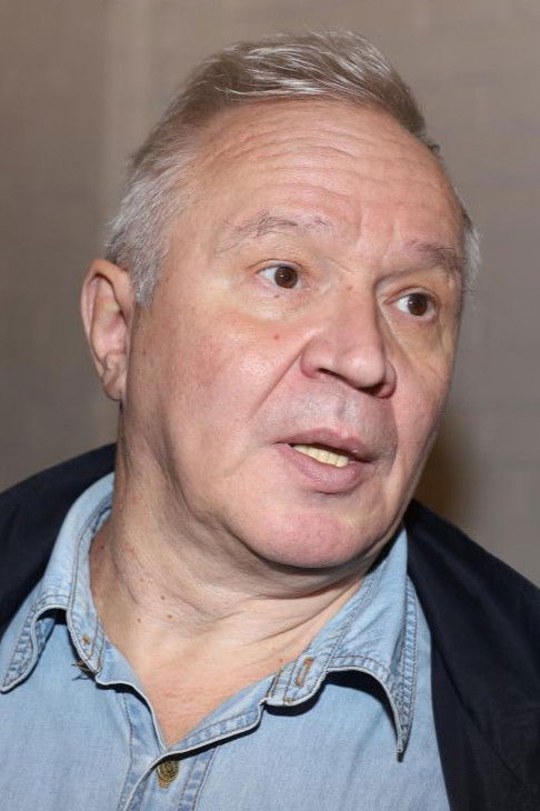 Rashid Nezametdinov backdrop