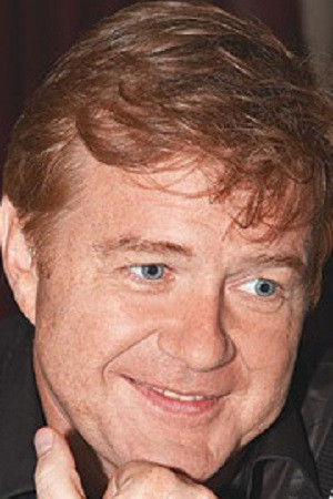 Andrey Sigle backdrop