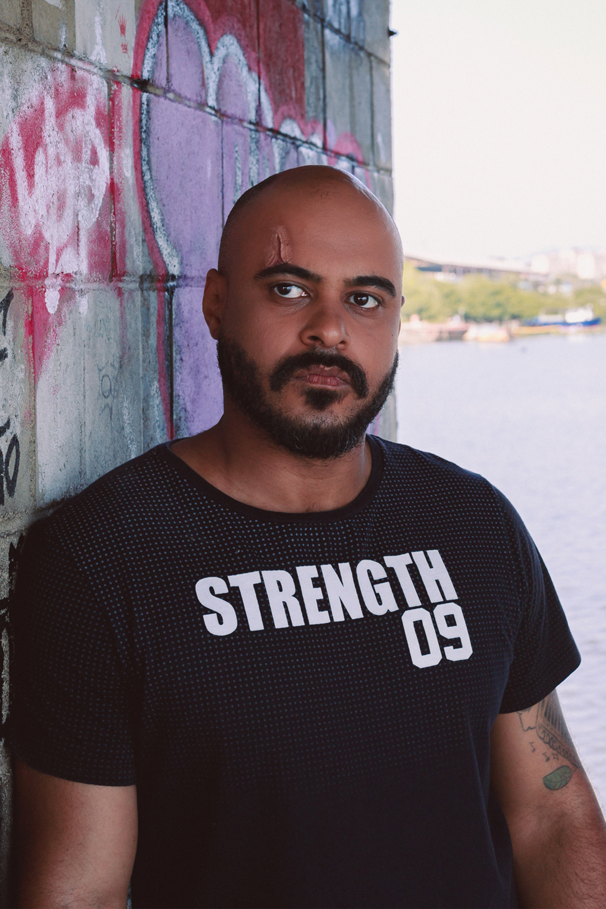 Gustavo Alves backdrop