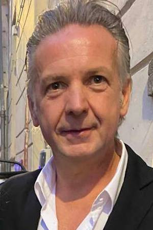 Vladimiro Sist backdrop