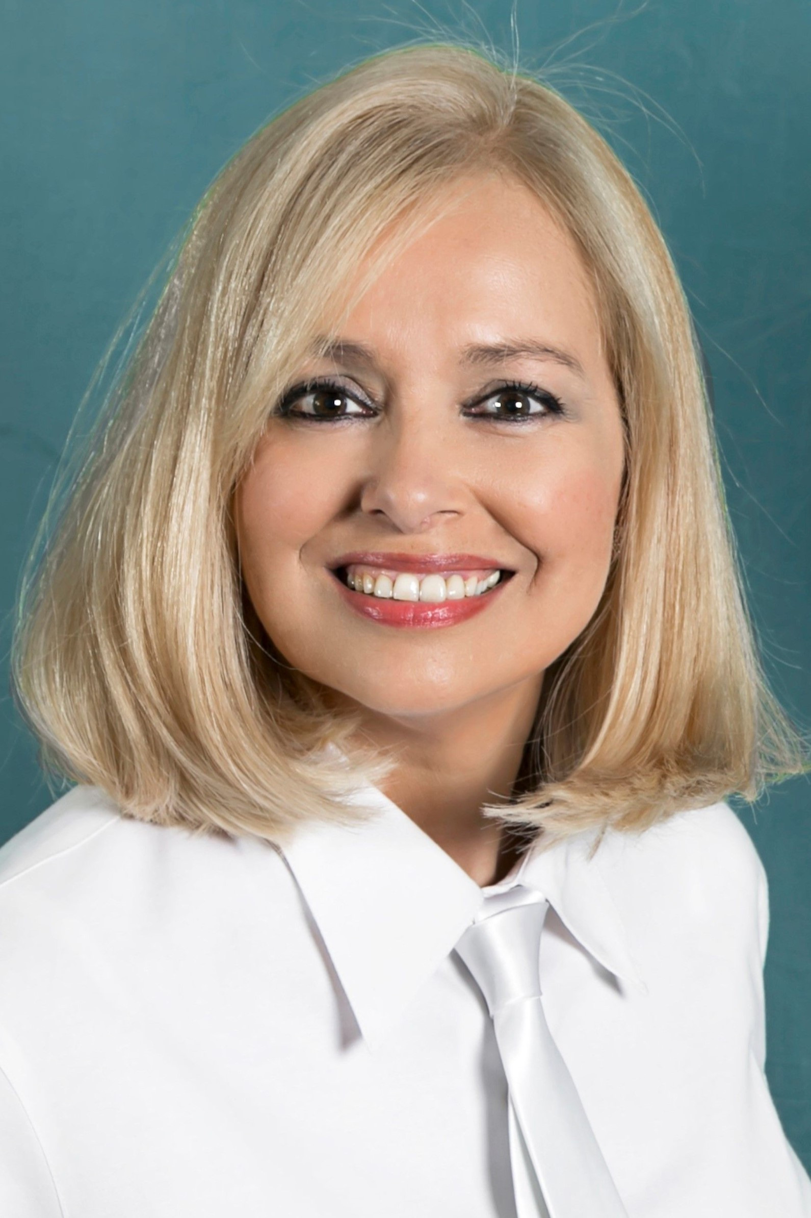 Emma Ozores backdrop