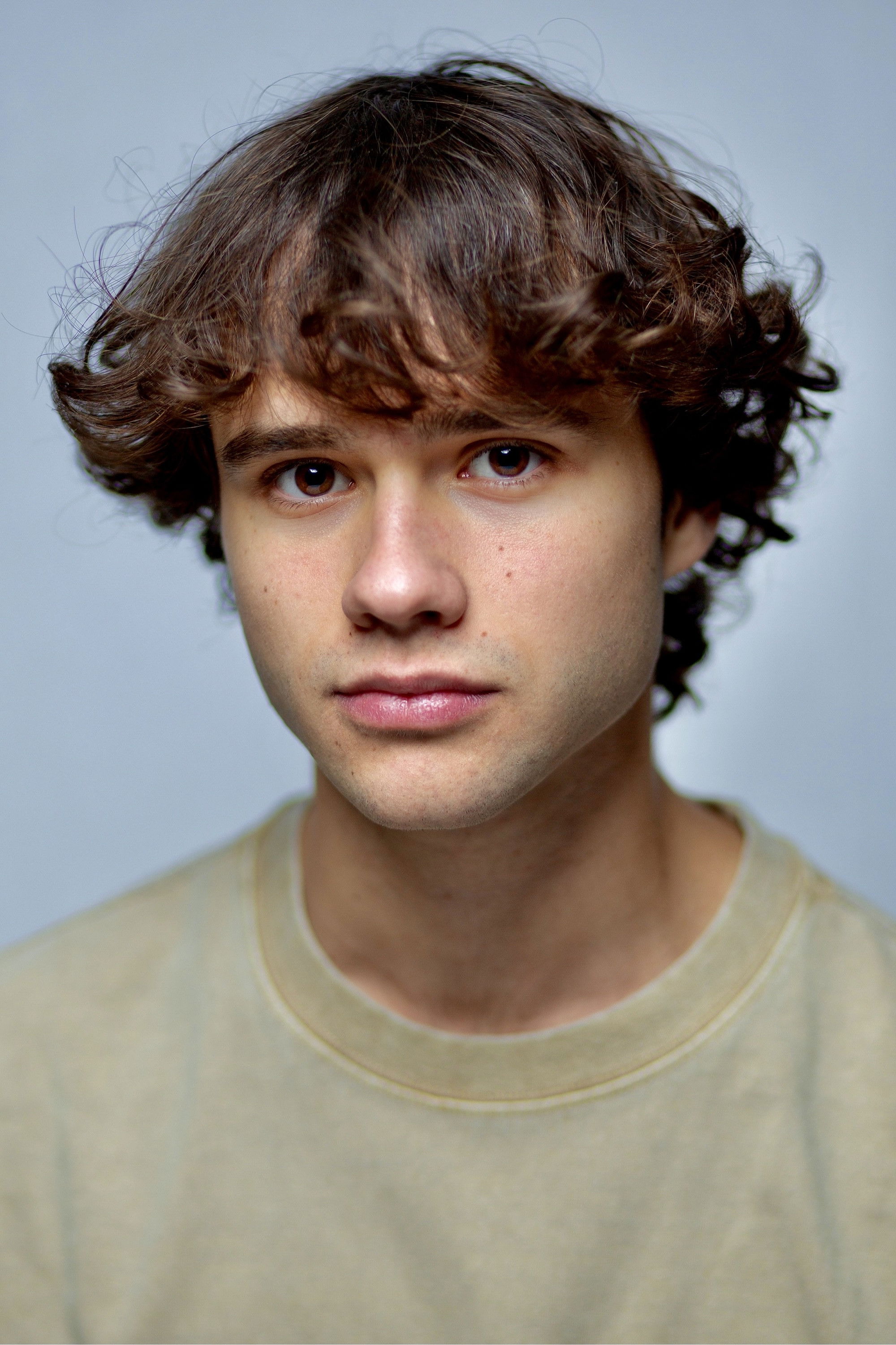 Luca Saraceni-Gunner backdrop