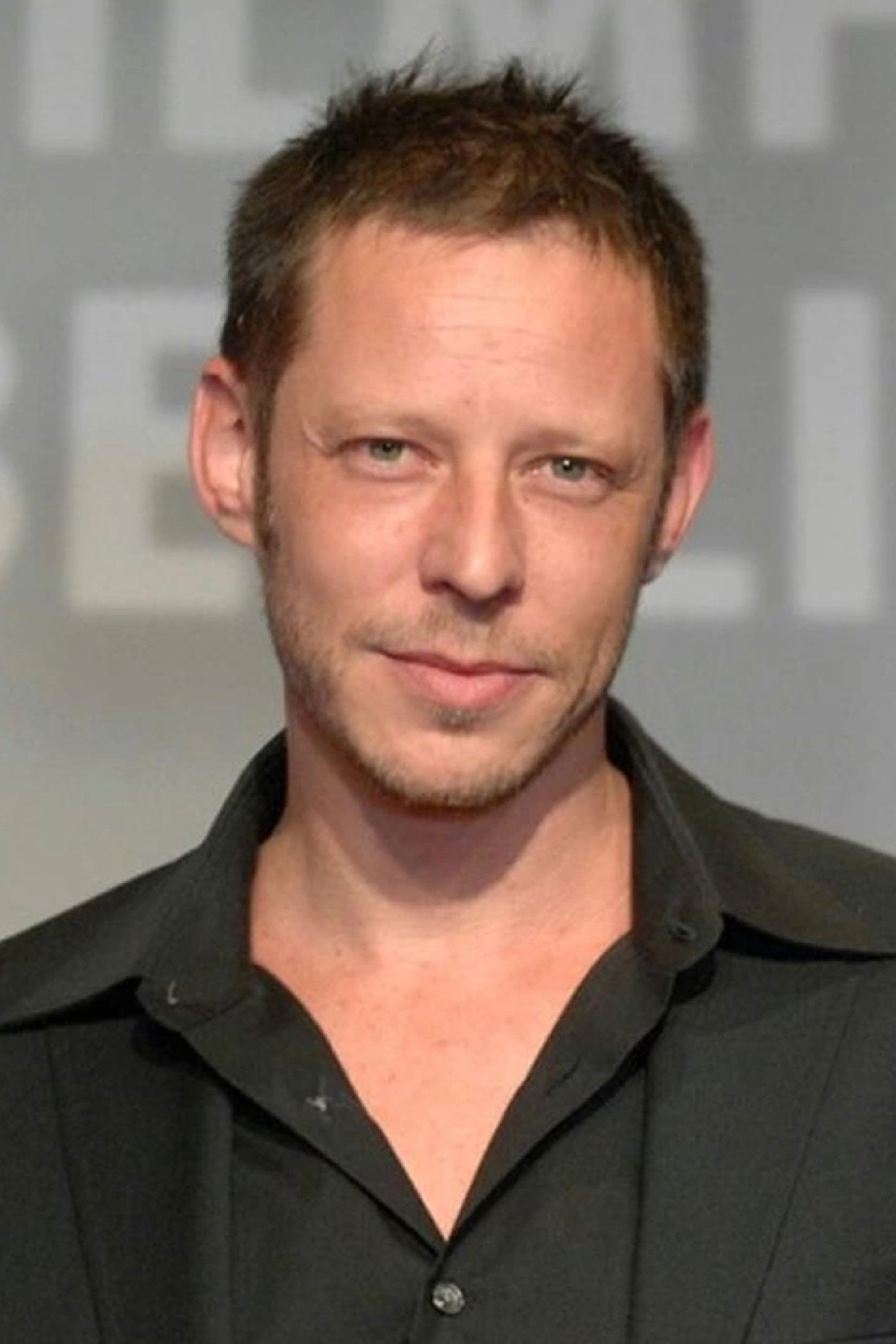 Ariel Rotter backdrop