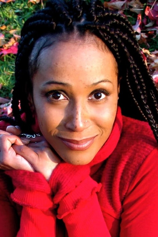 Mimi Félixine backdrop