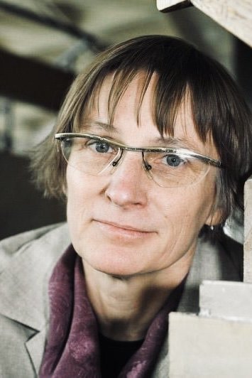 Dorota Kędzierzawska backdrop